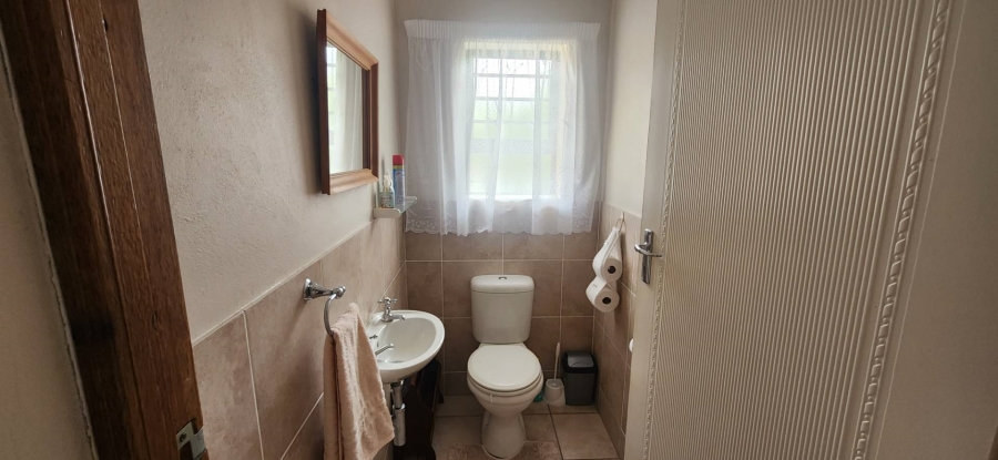 4 Bedroom Property for Sale in Fraaiuitsig Western Cape